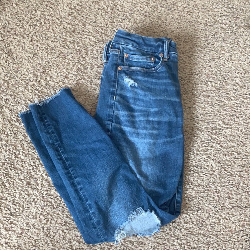 AE The Lu(x)e Jean Super Hi Rise Jegging Size 6 Short Jeans